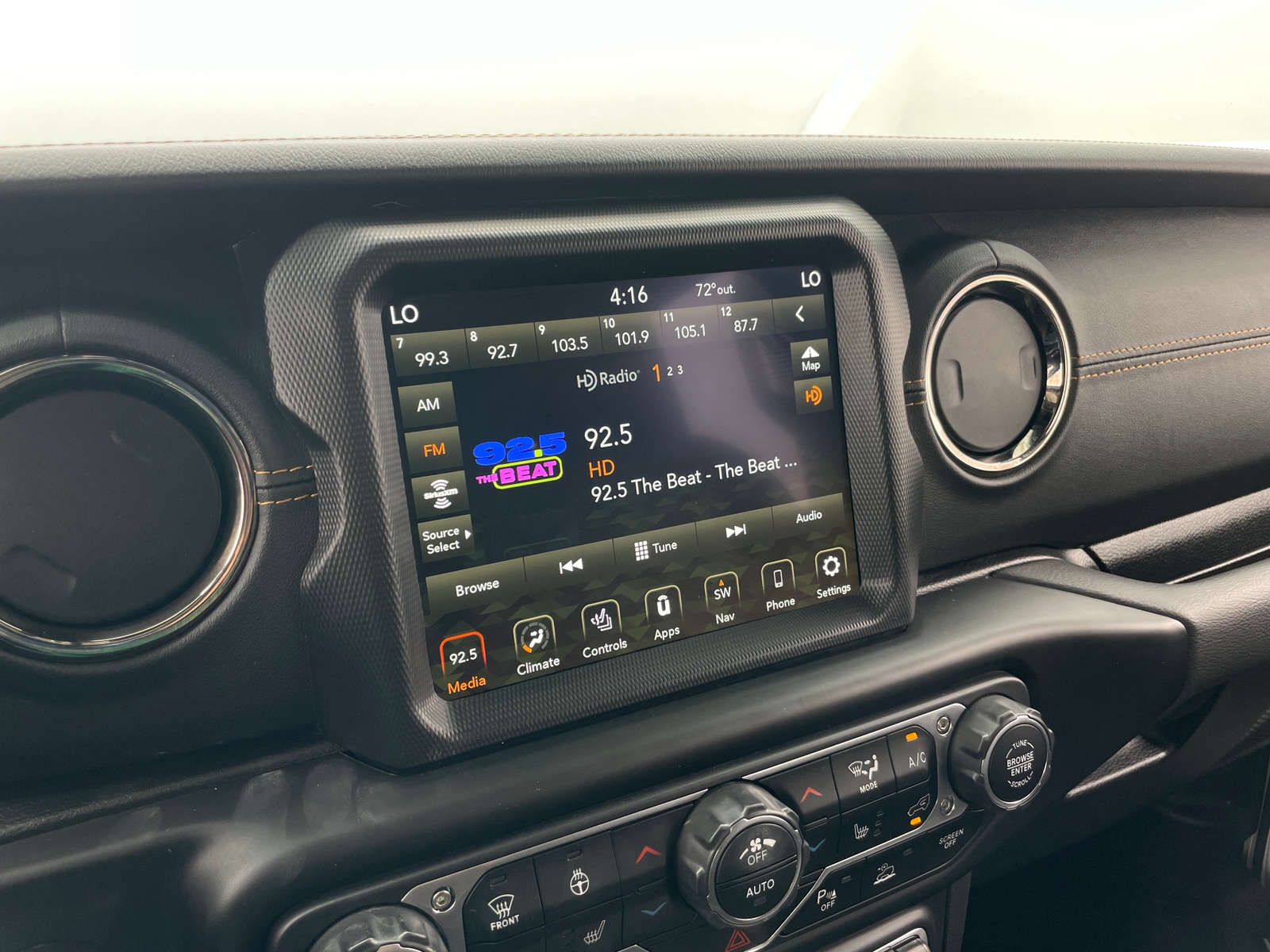 Thumbnail: 2022 Jeep Wrangler - 3
