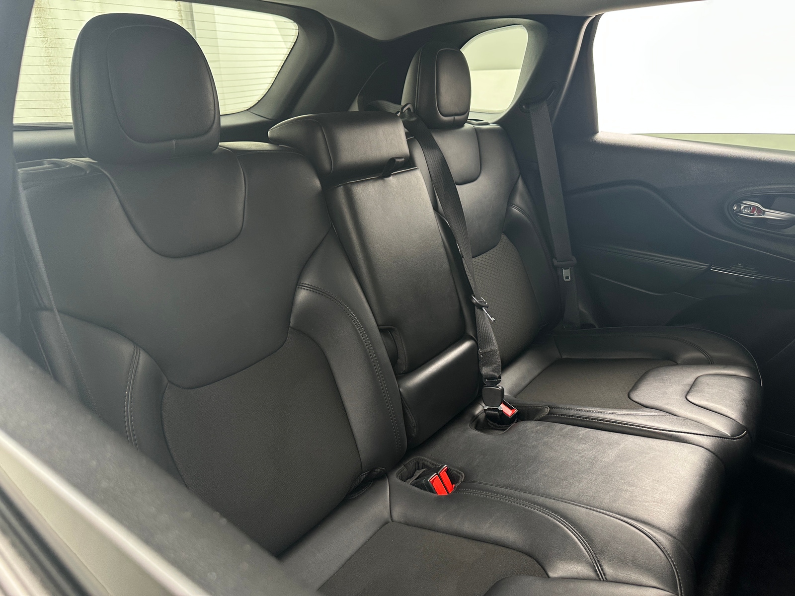 Thumbnail: 2021 Jeep Cherokee - 6
