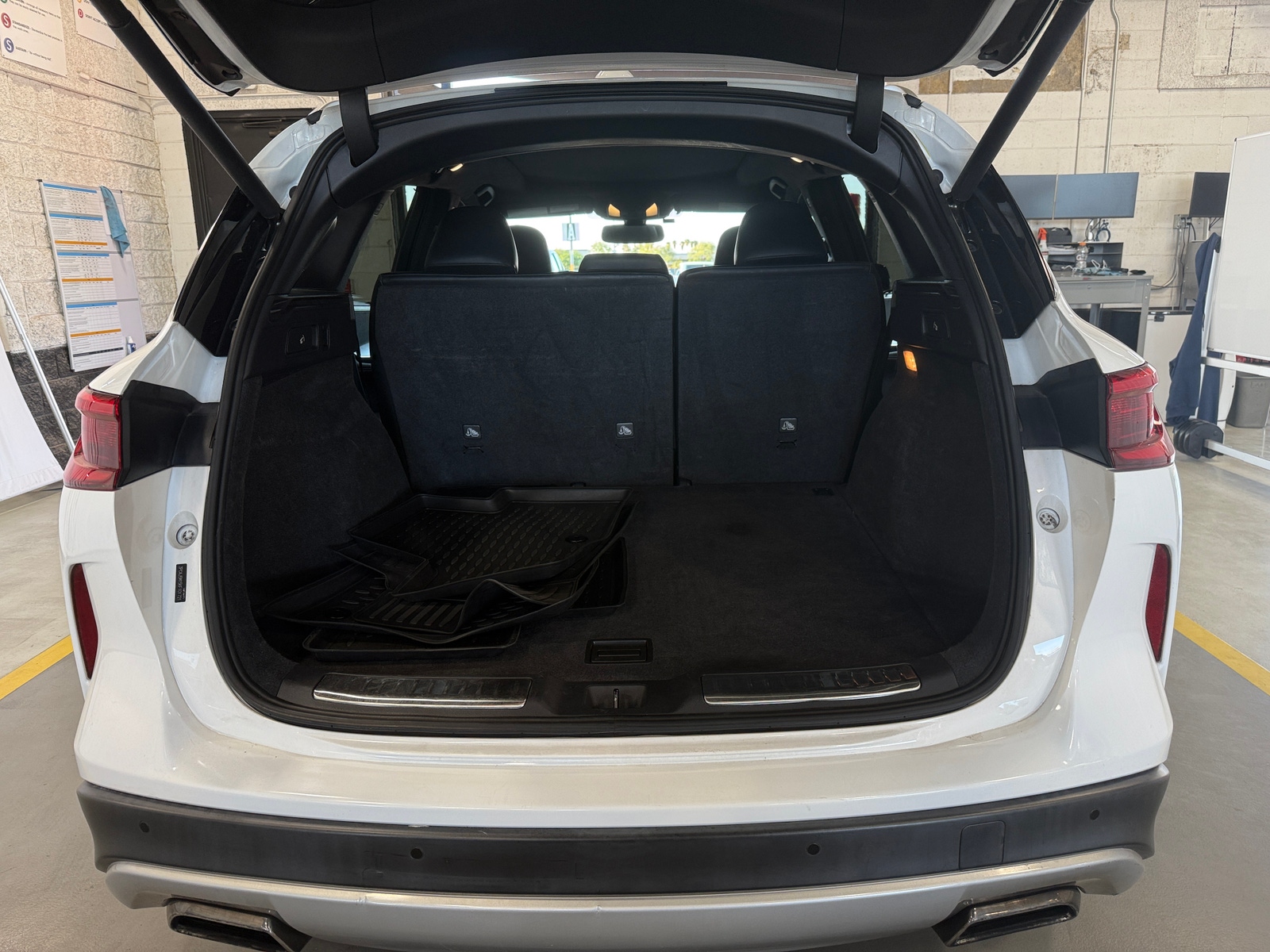 Thumbnail: 2019 INFINITI QX50 - 6