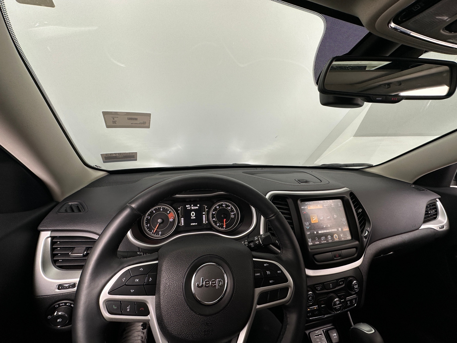 Thumbnail: 2018 Jeep Cherokee - 3