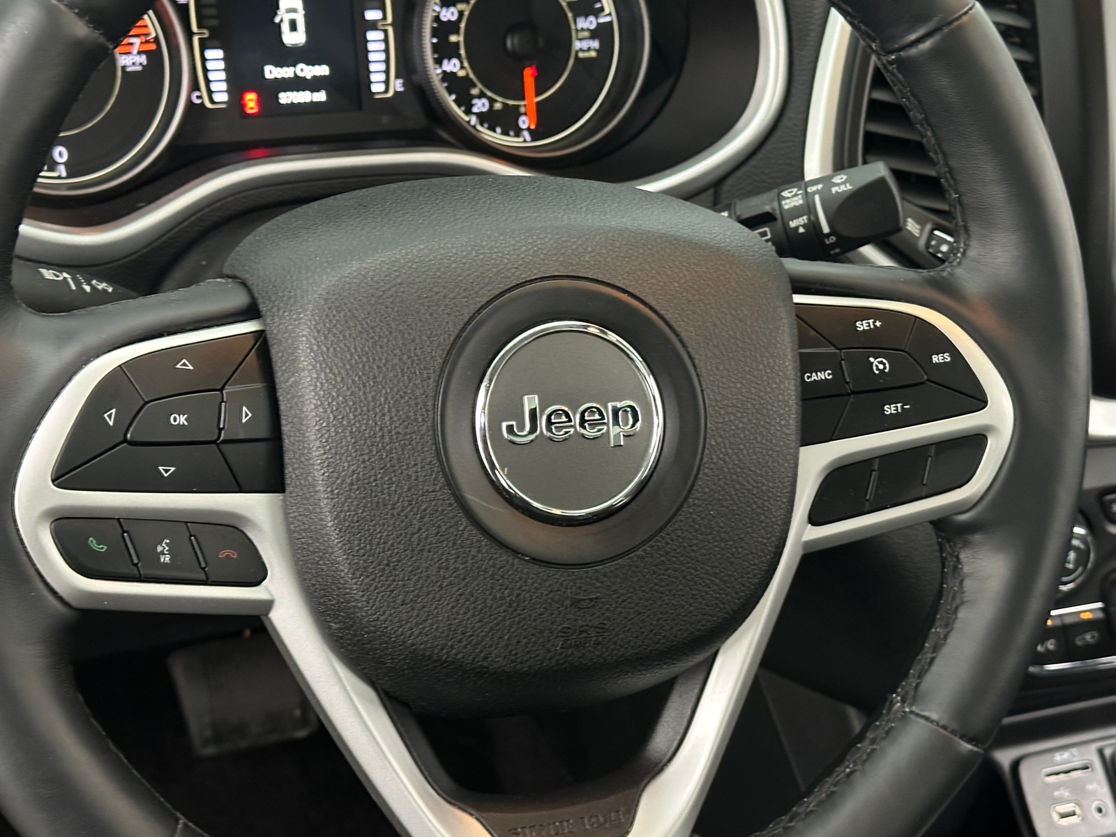 Thumbnail: 2018 Jeep Cherokee - 5