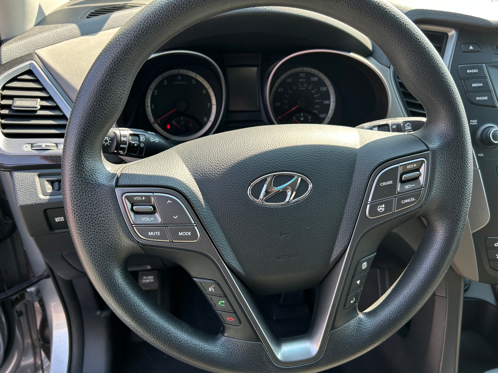 Thumbnail: 2016 Hyundai Santa Fe - 5