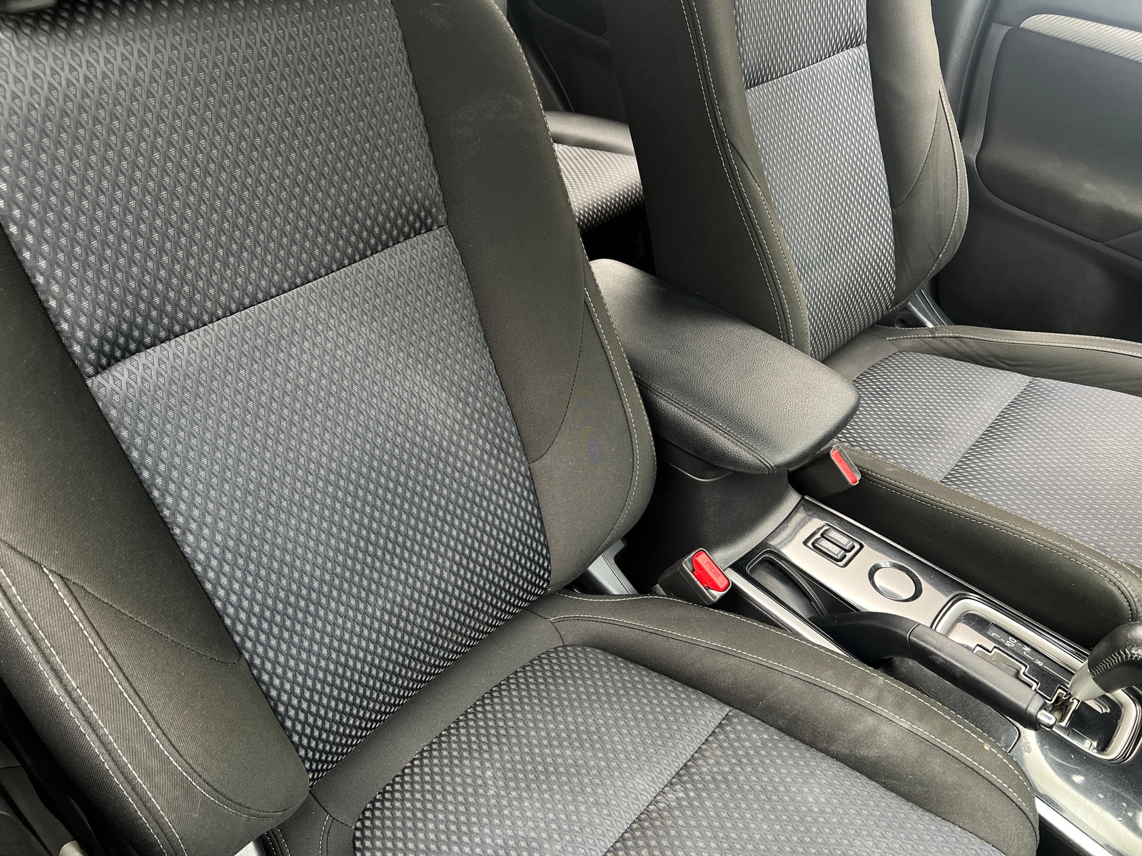 Thumbnail: 2018 Mitsubishi Outlander - 2