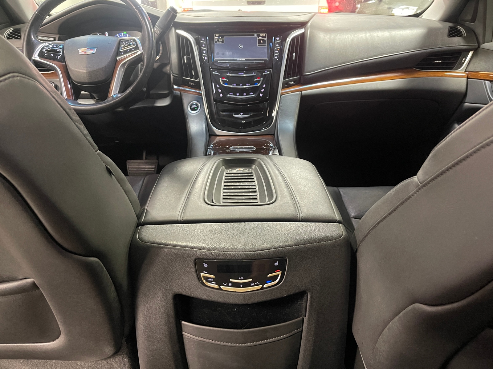 Thumbnail: 2019 Cadillac Escalade - 2