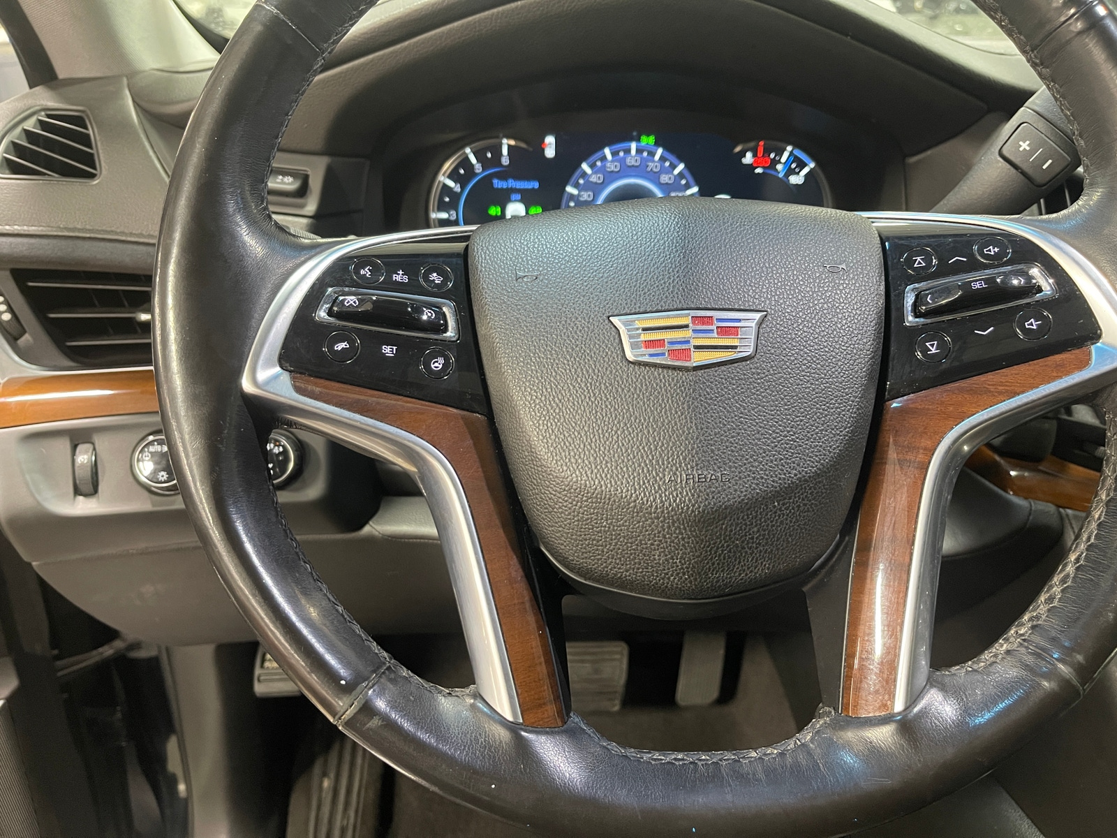 Thumbnail: 2019 Cadillac Escalade - 4