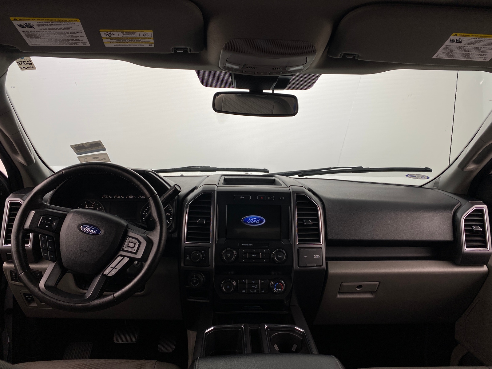 Thumbnail: 2019 Ford Econoline - 3