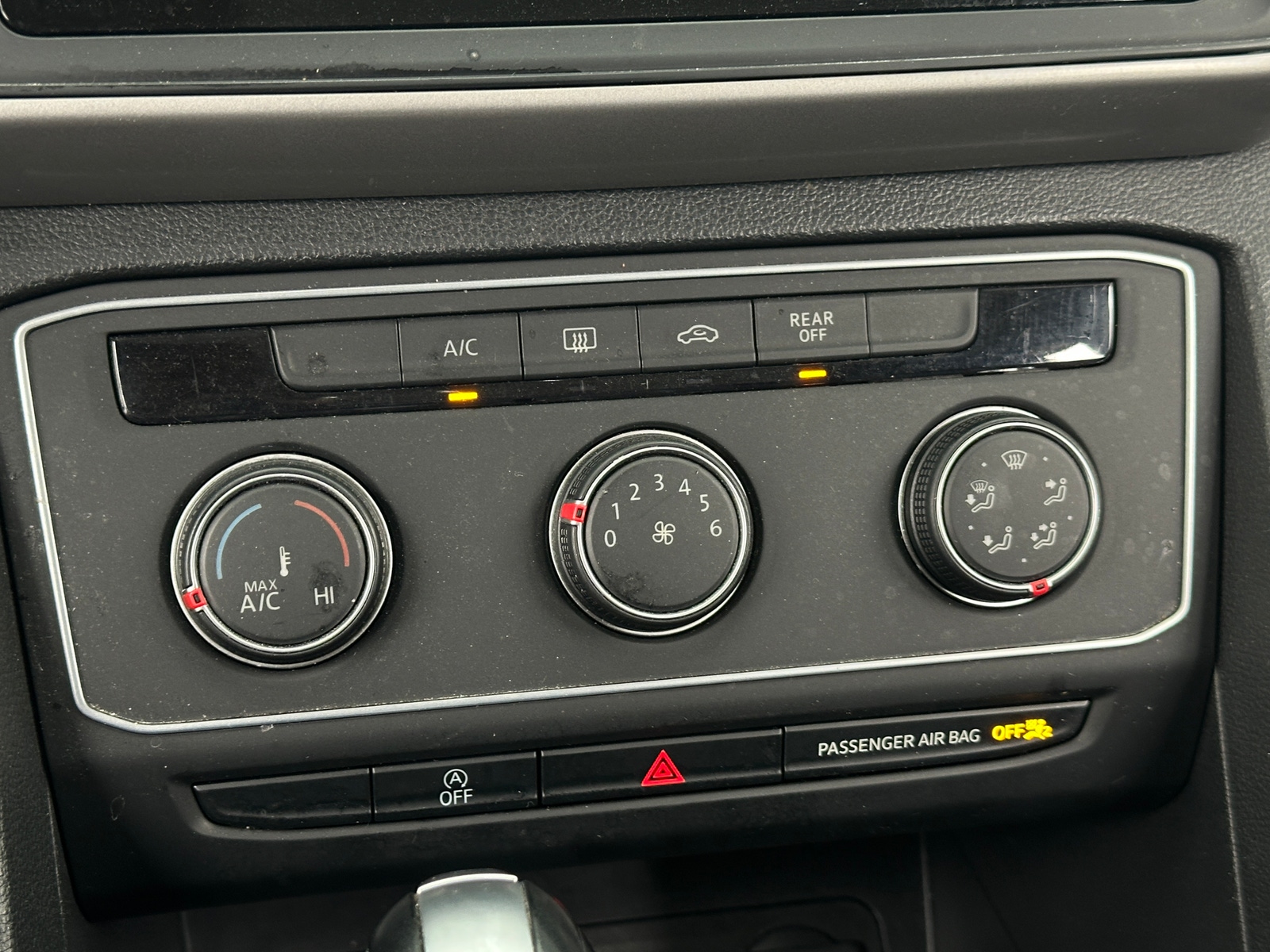 Thumbnail: 2021 Volkswagen Atlas - 4