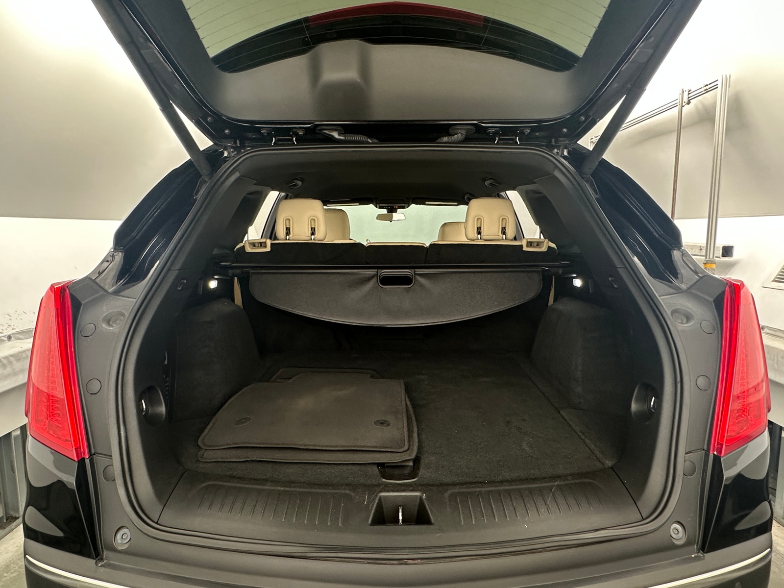 Thumbnail: 2017 Cadillac XT5 - 6