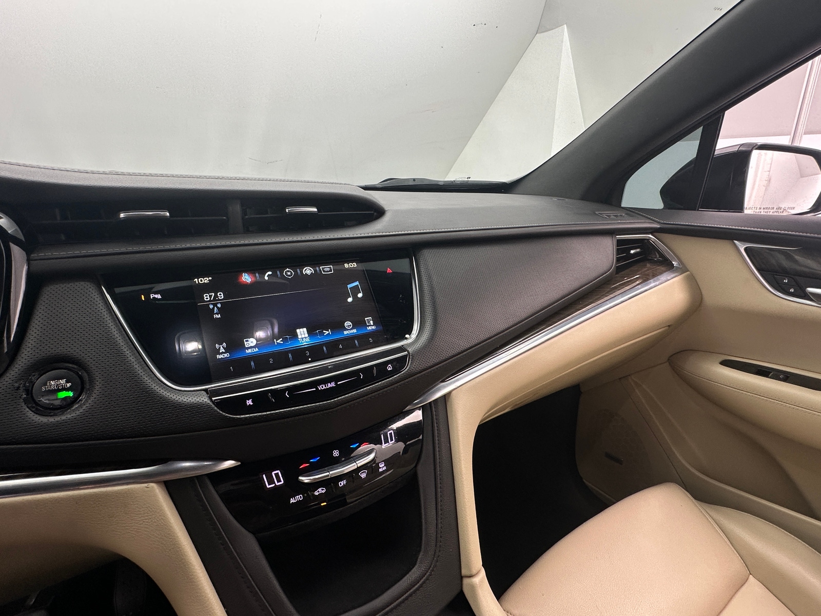 Thumbnail: 2017 Cadillac XT5 - 3