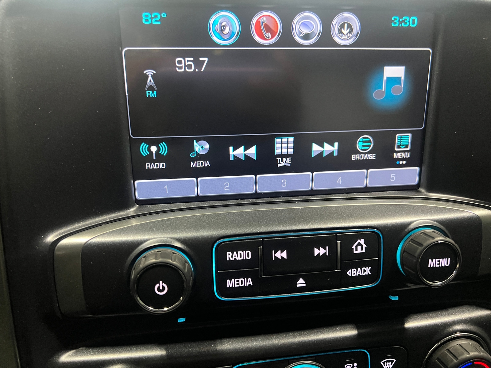 Thumbnail: 2017 Chevrolet Silverado 1500 - 4