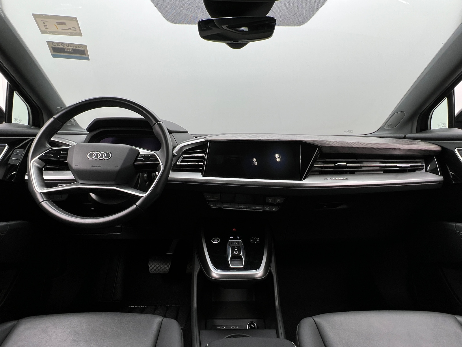 Thumbnail: 2023 Audi Q4 e-tron - 2