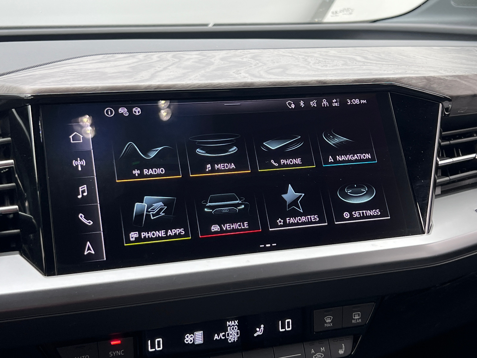 Thumbnail: 2023 Audi Q4 e-tron - 3