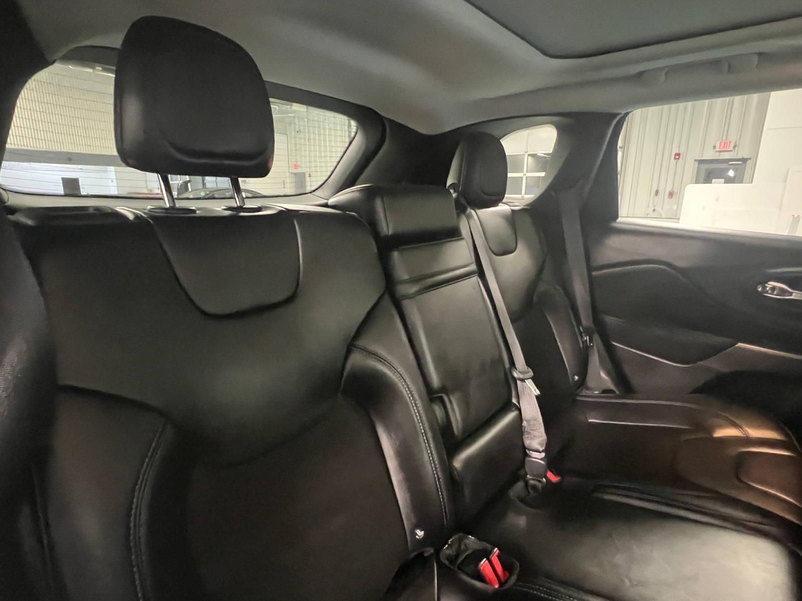 Thumbnail: 2019 Jeep Cherokee - 6