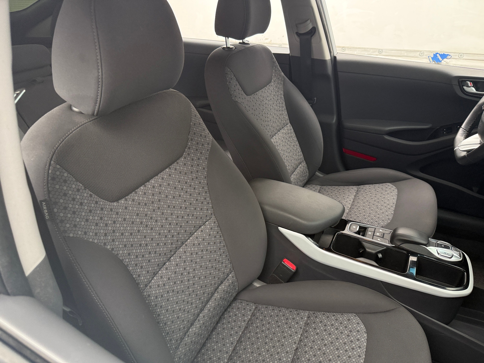 Thumbnail: 2019 Hyundai Ioniq - 2