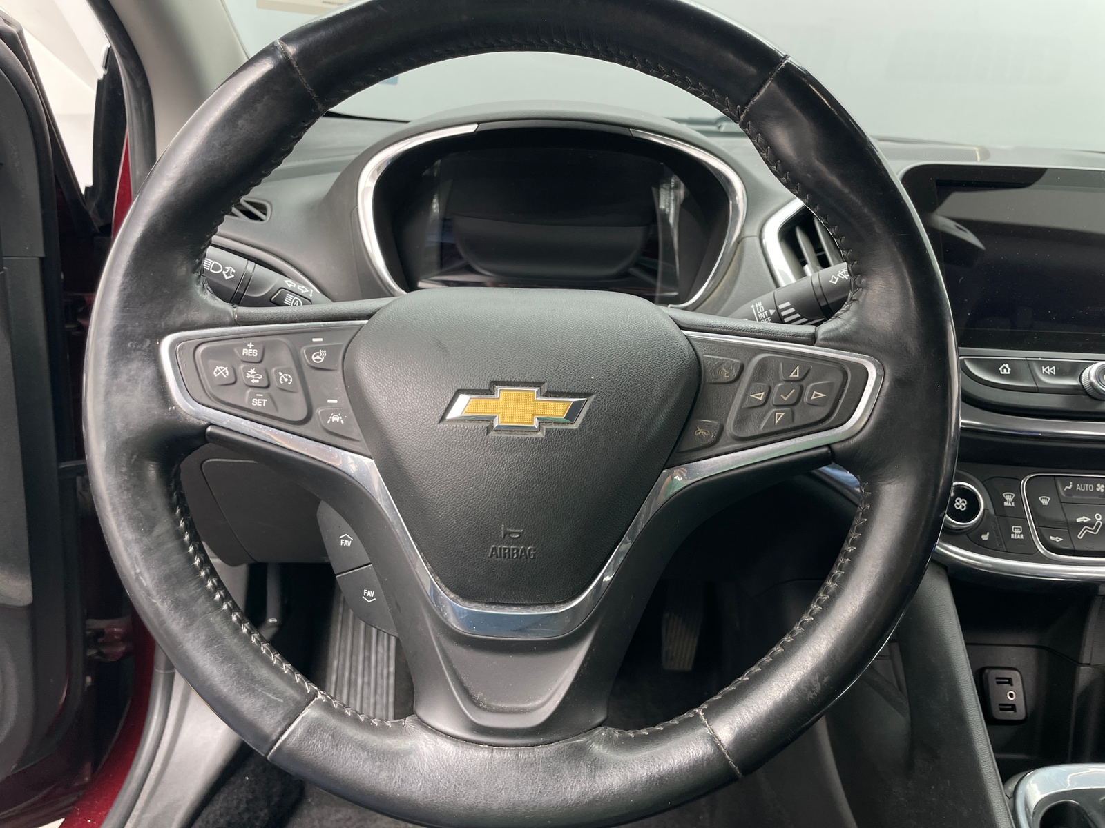 Thumbnail: 2016 Chevrolet Volt - 4