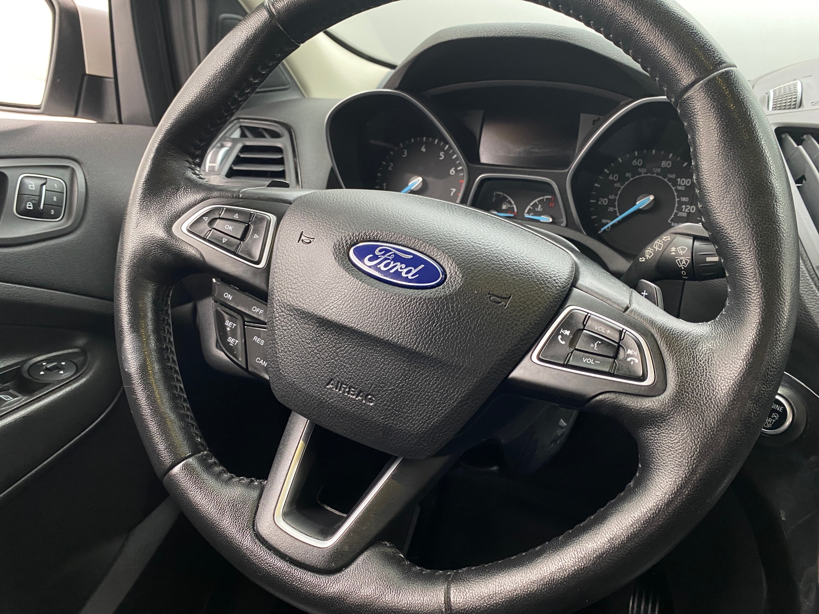 Thumbnail: 2017 Ford Escape - 4
