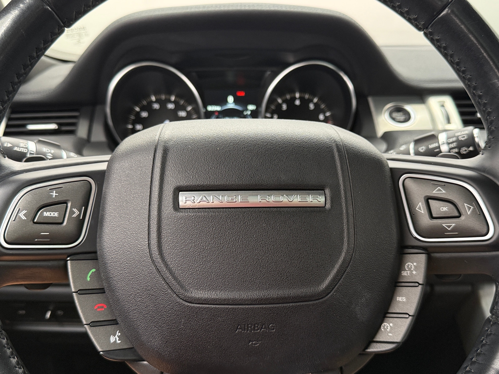 Thumbnail: 2017 Land Rover Range Rover Evoque - 4