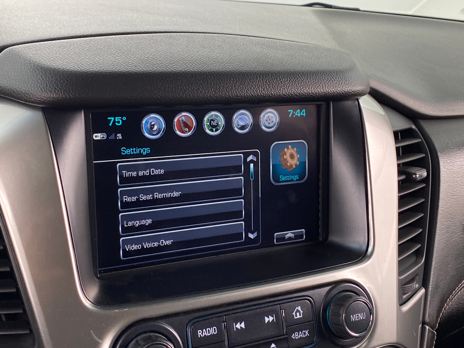 Thumbnail: 2019 Chevrolet Tahoe - 3