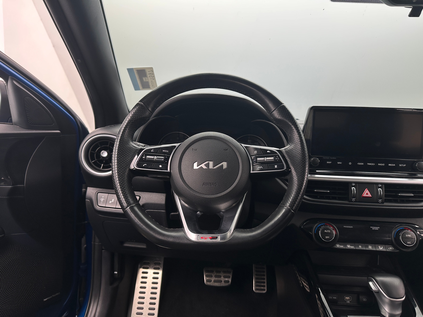 Thumbnail: 2022 Kia Forte - 4