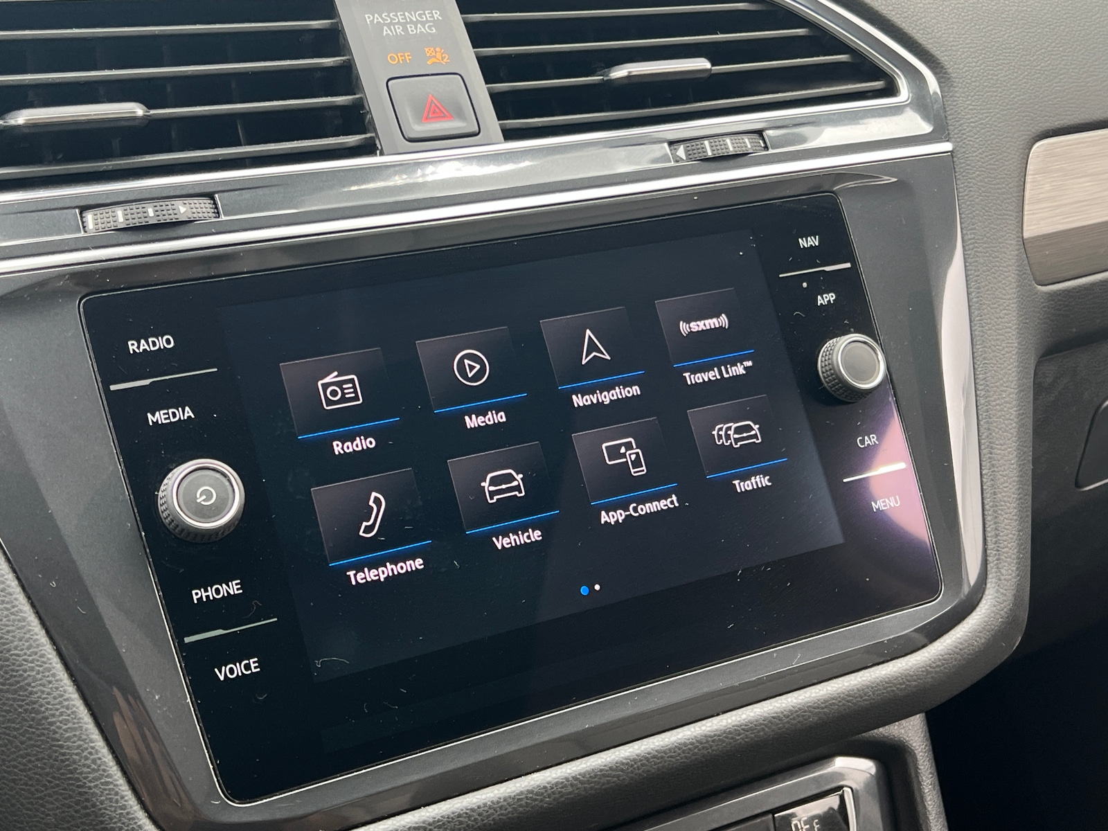 Thumbnail: 2020 Volkswagen Tiguan - 3