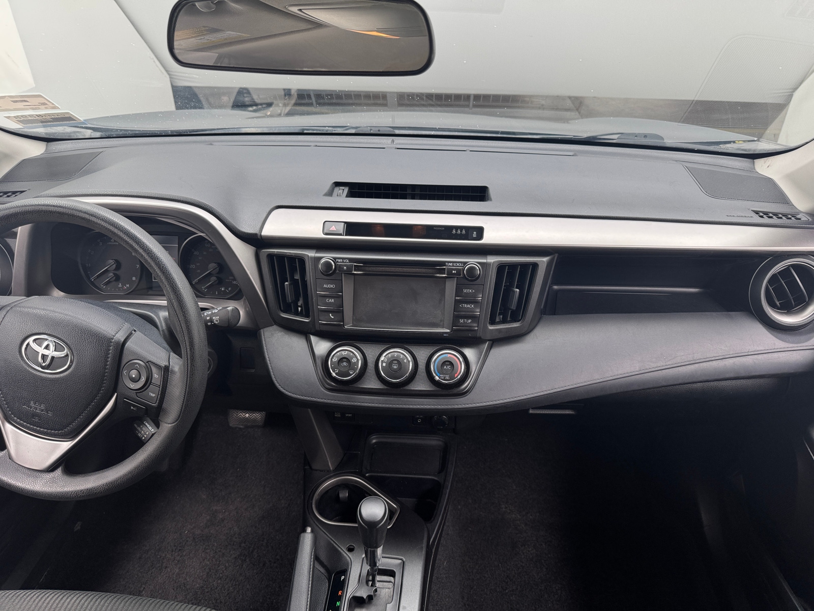 Thumbnail: 2018 Toyota RAV4 - 3