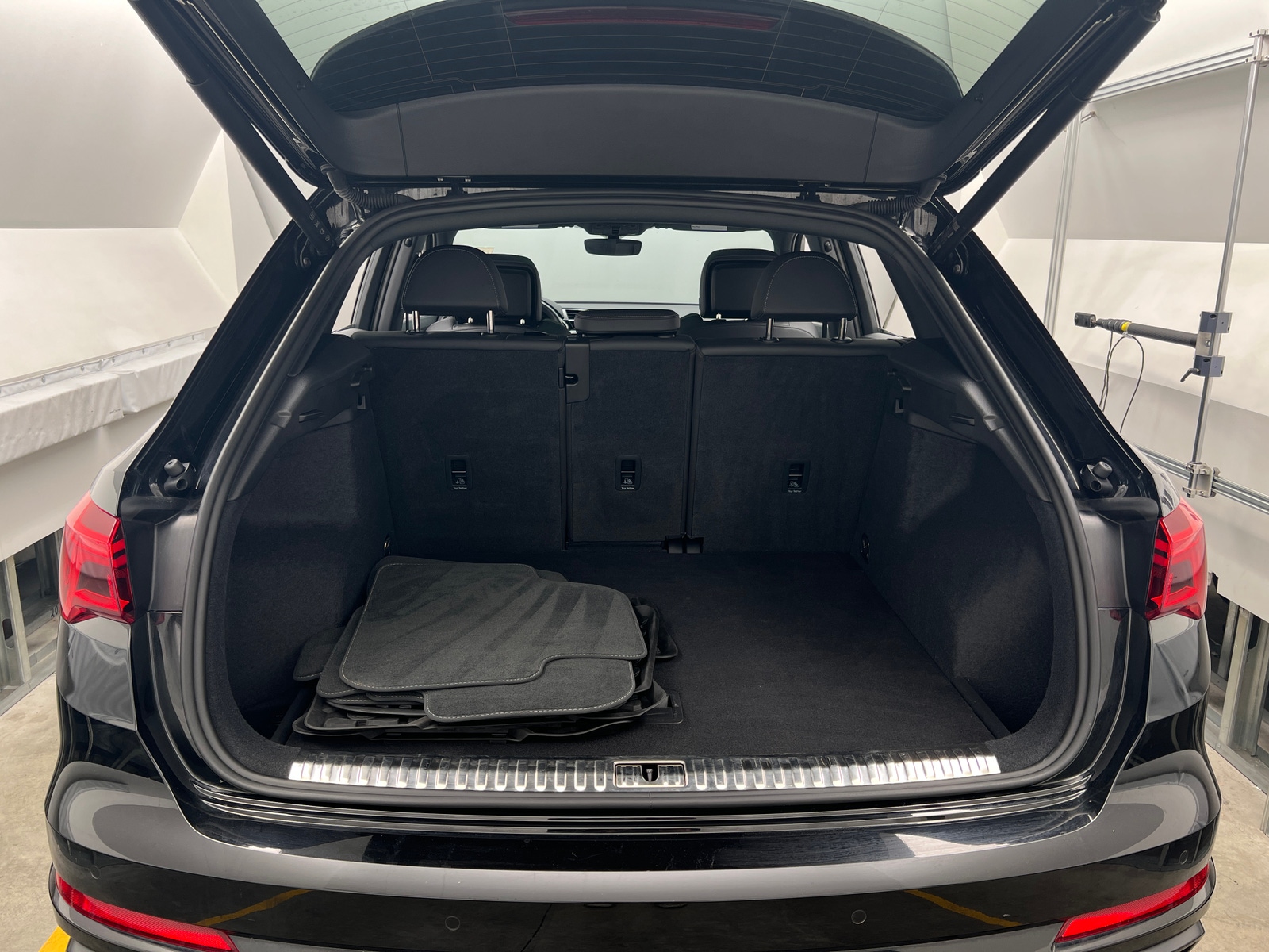 Thumbnail: 2022 Audi Q3 - 6
