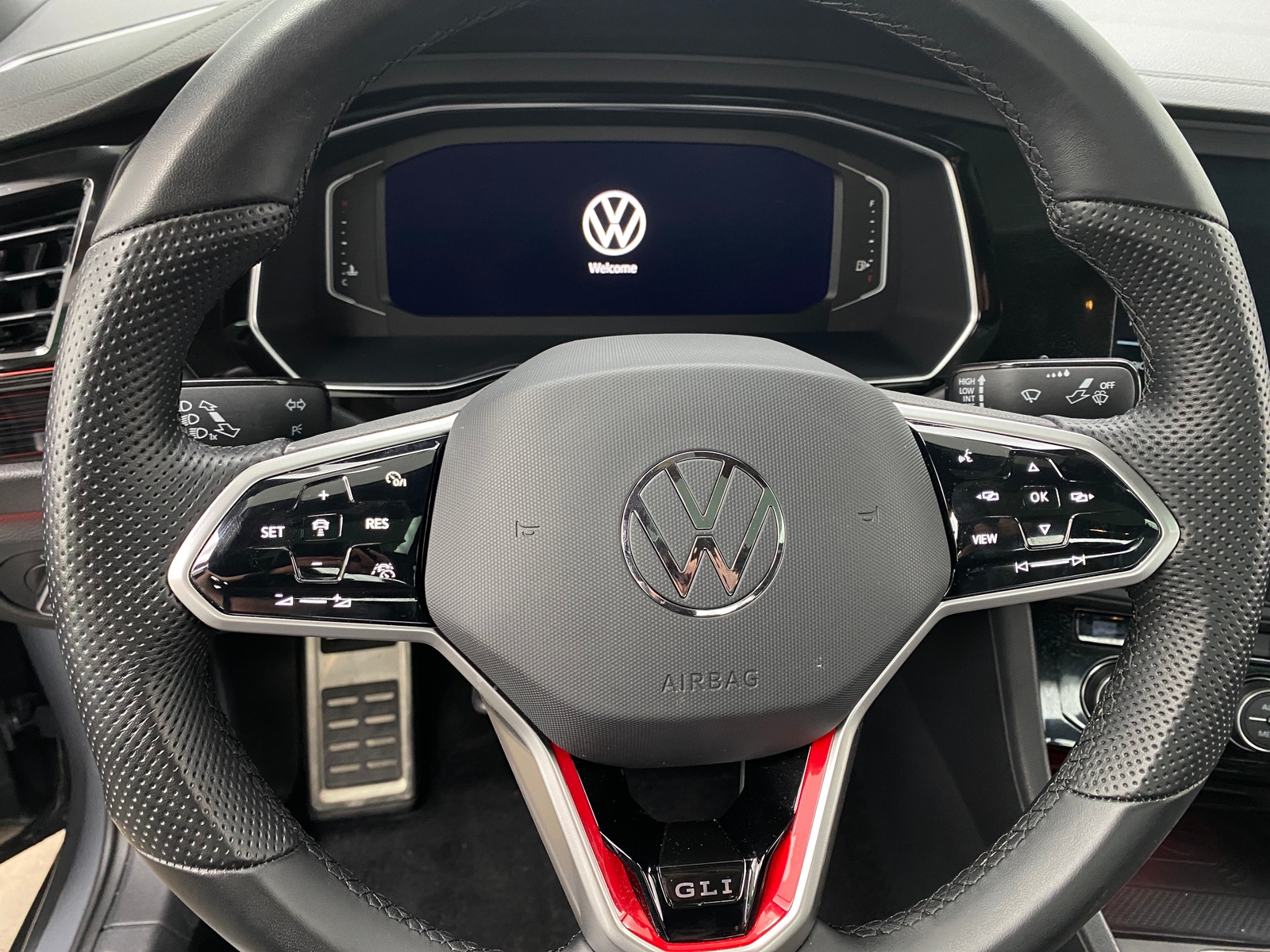 Thumbnail: 2023 Volkswagen Jetta - 4