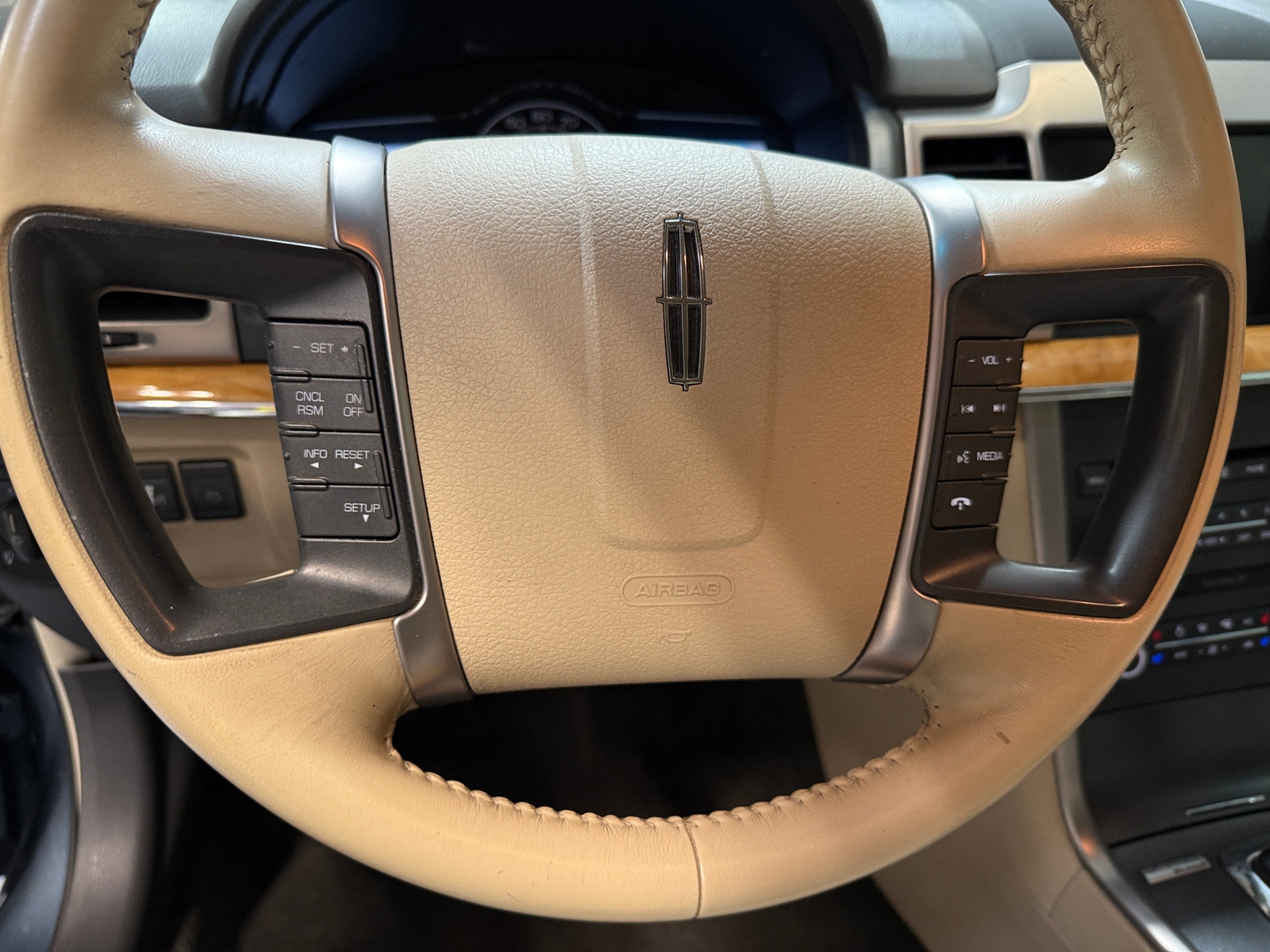 Thumbnail: 2012 Lincoln MKZ - 4