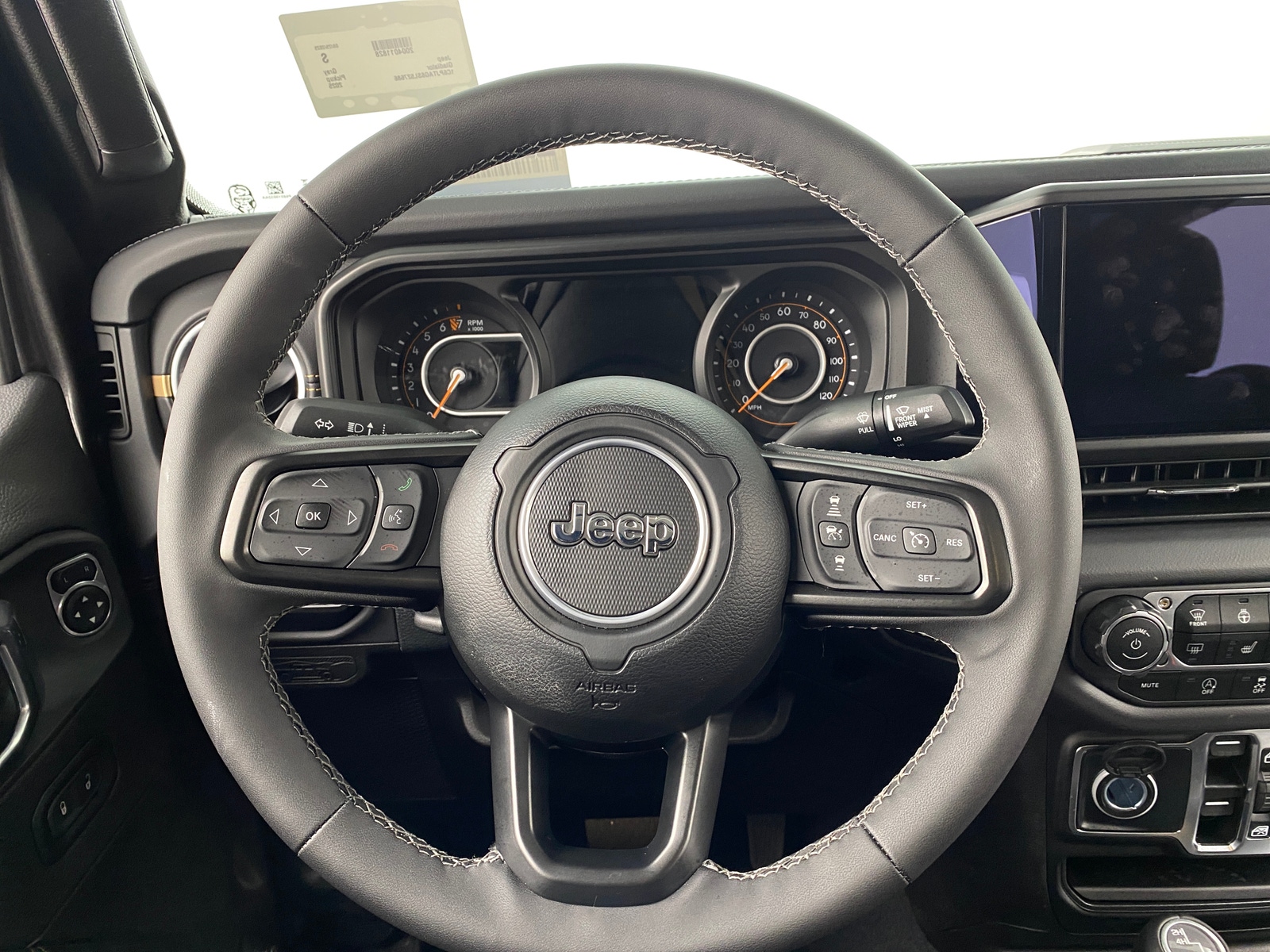 Thumbnail: 2025 Jeep Gladiator - 4