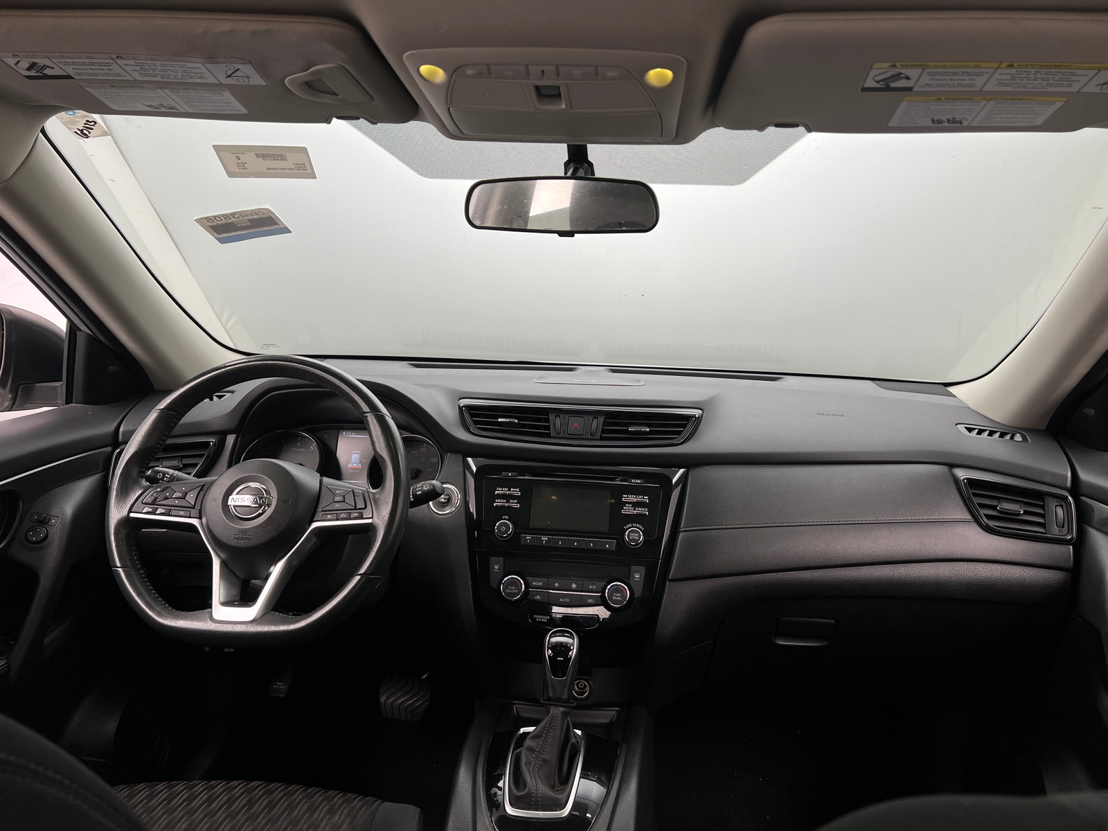 Thumbnail: 2017 Nissan Rogue - 3