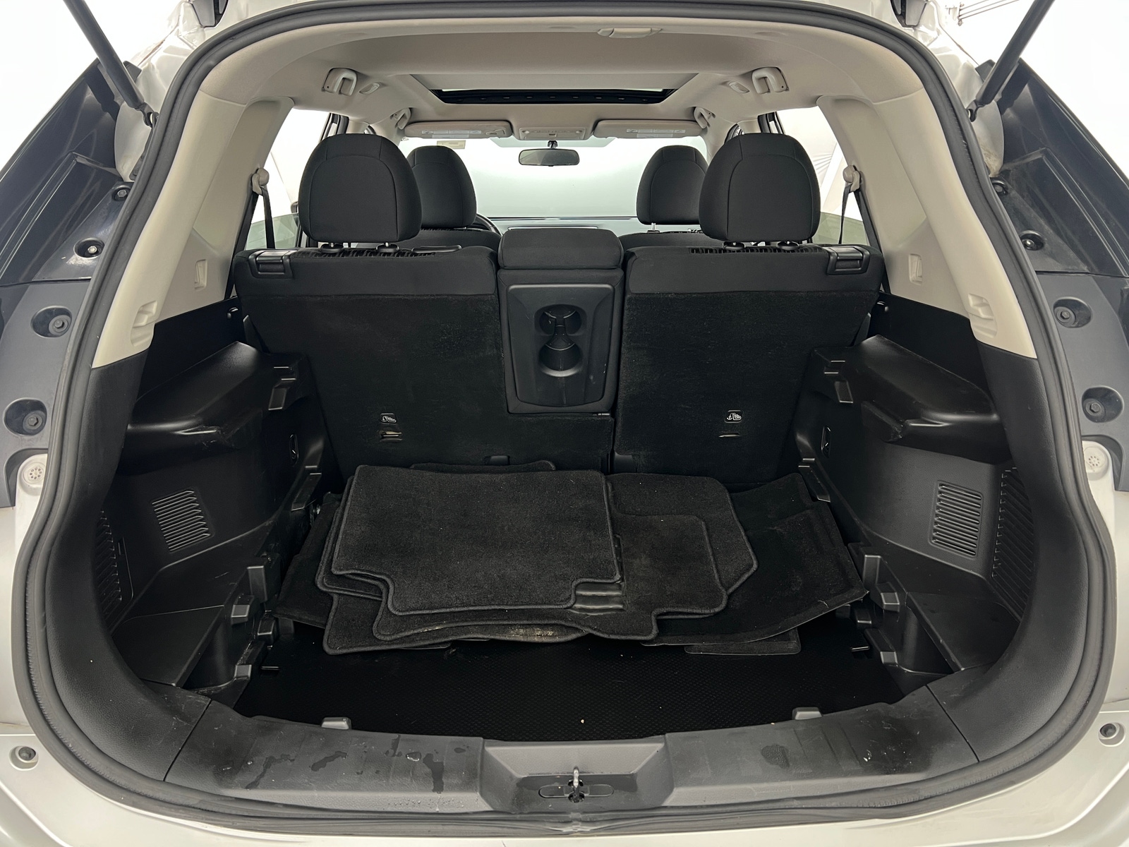 Thumbnail: 2017 Nissan Rogue - 7