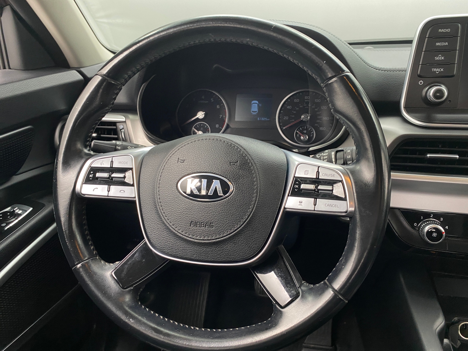 Thumbnail: 2020 Kia Telluride - 4
