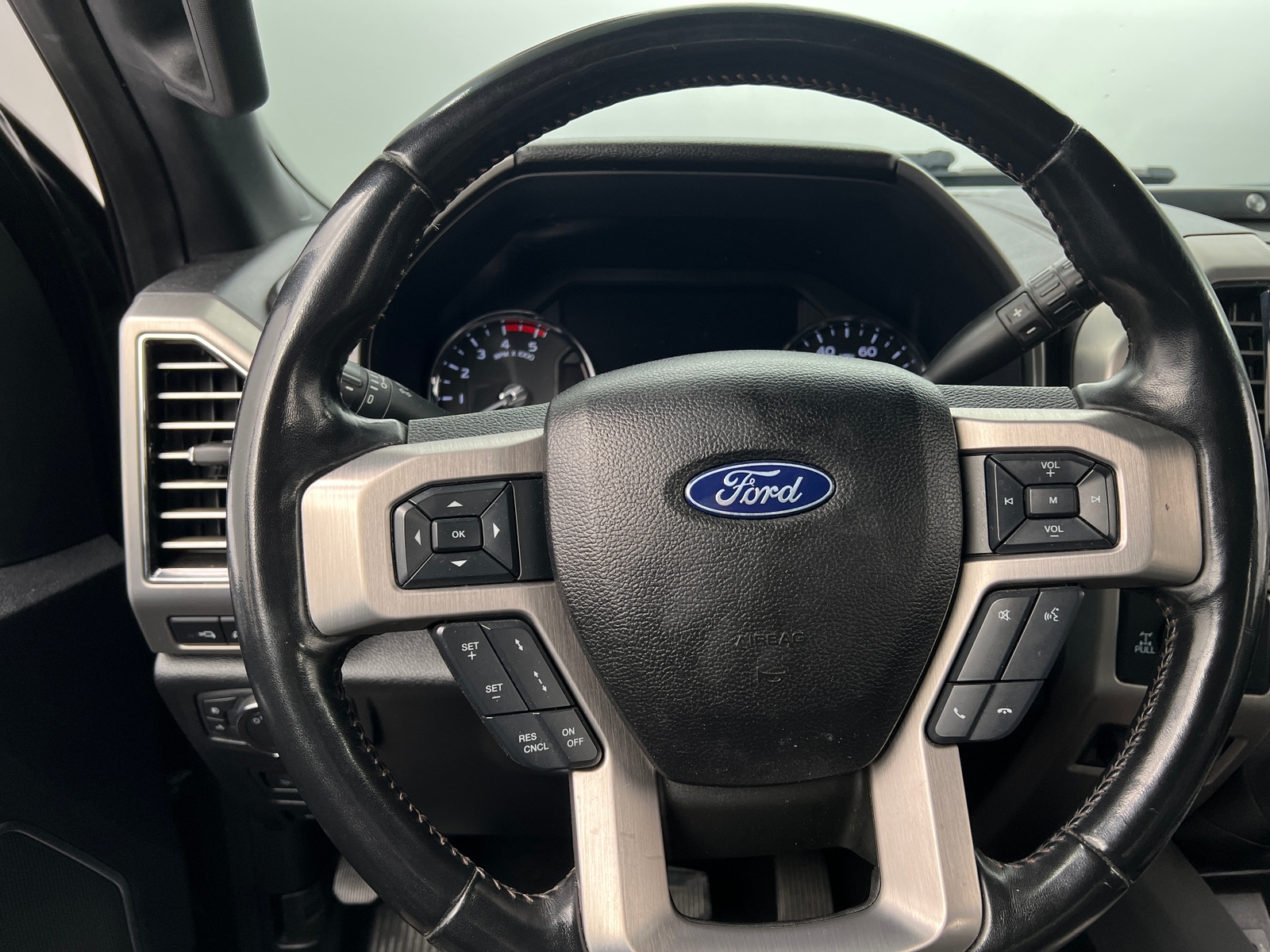 Thumbnail: 2019 Ford Econoline - 4