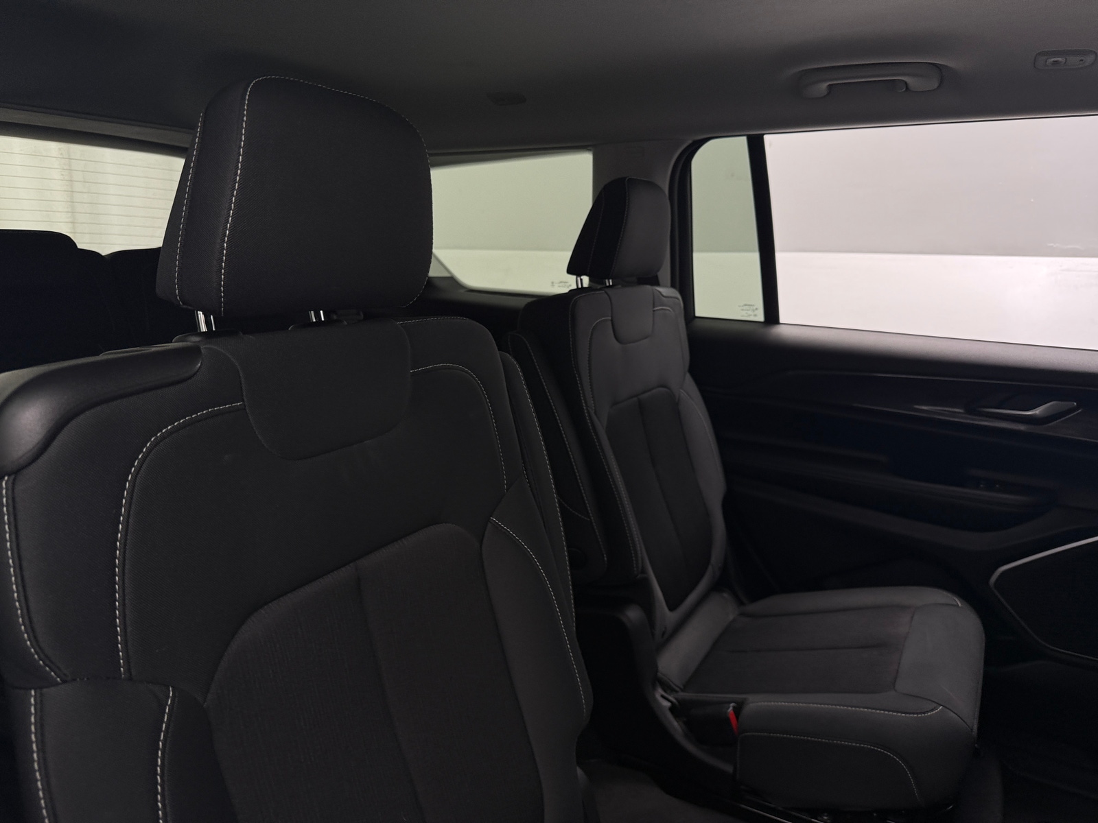 Thumbnail: 2022 Jeep Grand Cherokee L - 6