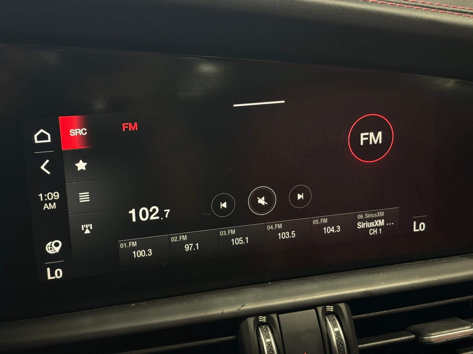 Thumbnail: 2021 Alfa Romeo Giulia - 3