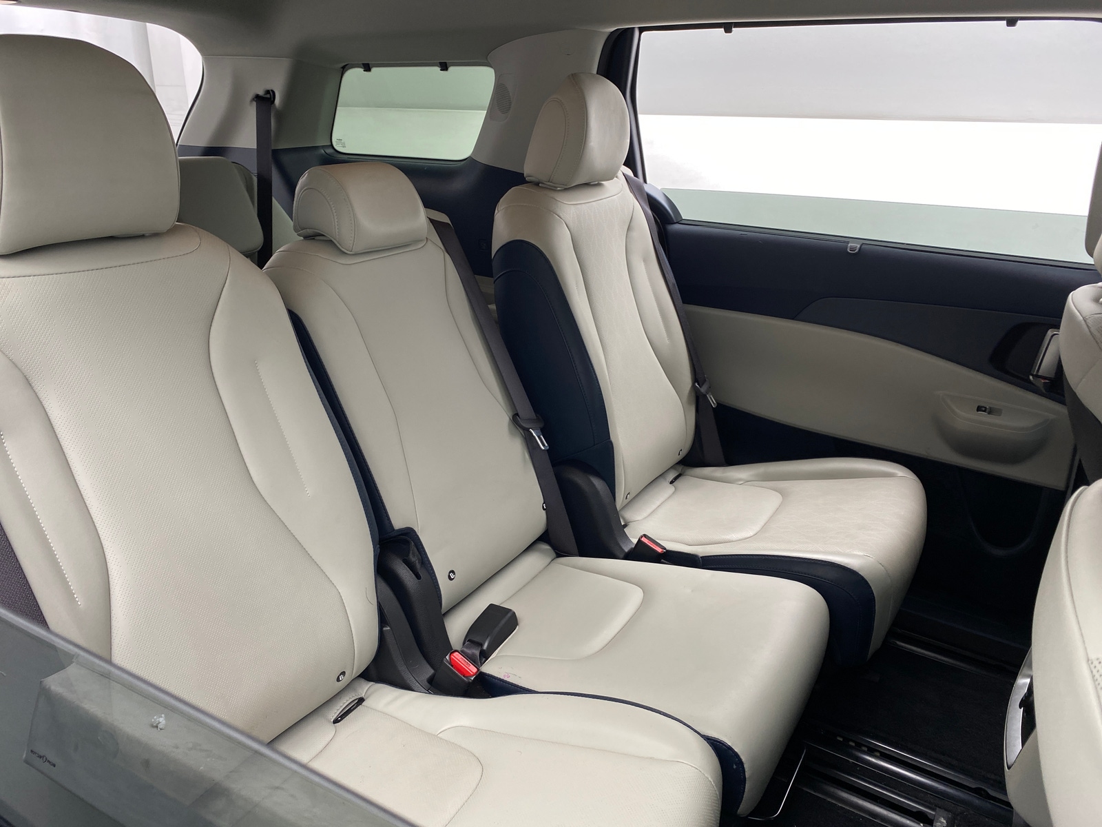 Thumbnail: 2025 Kia Carnival - 5
