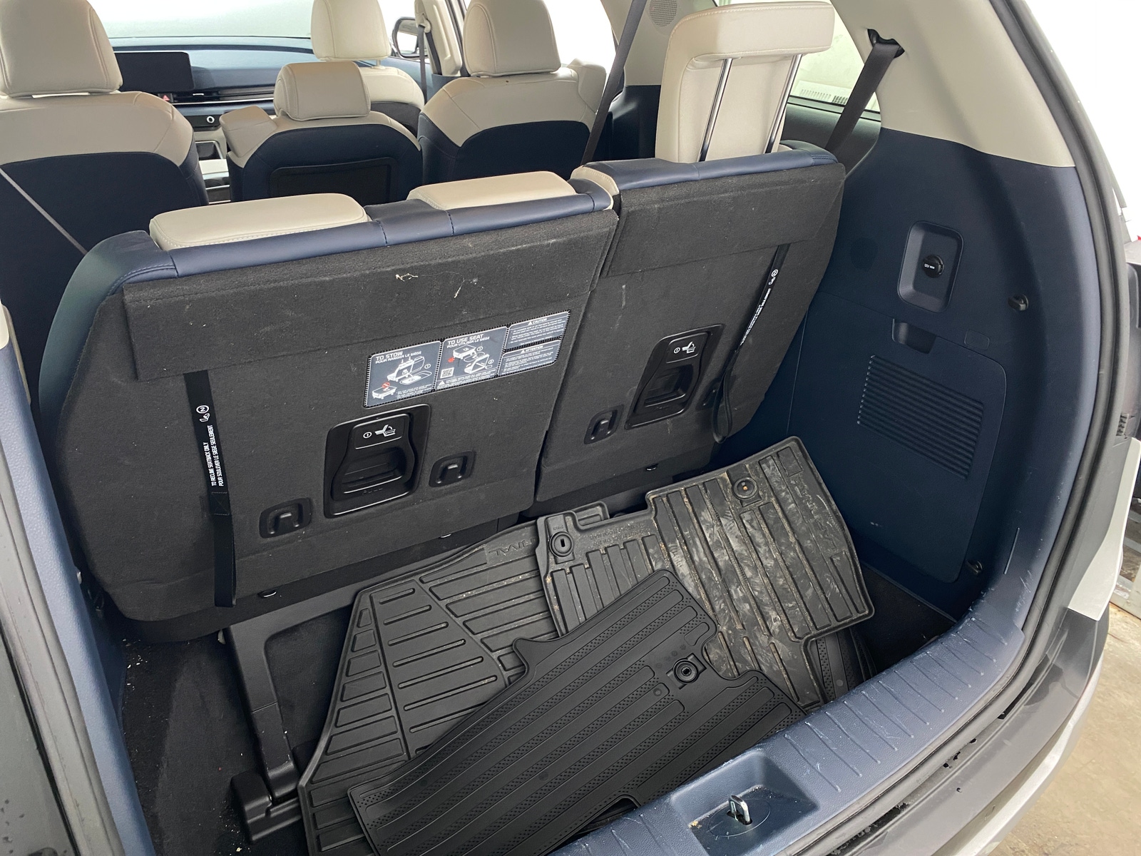 Thumbnail: 2025 Kia Carnival - 6