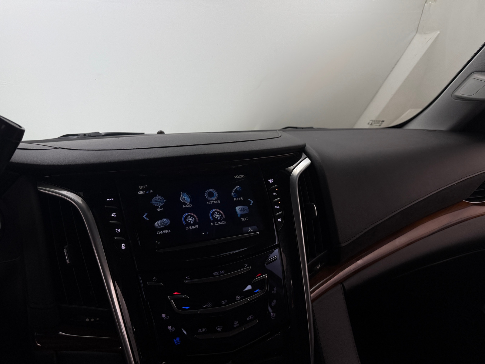 Thumbnail: 2019 Cadillac Escalade - 3