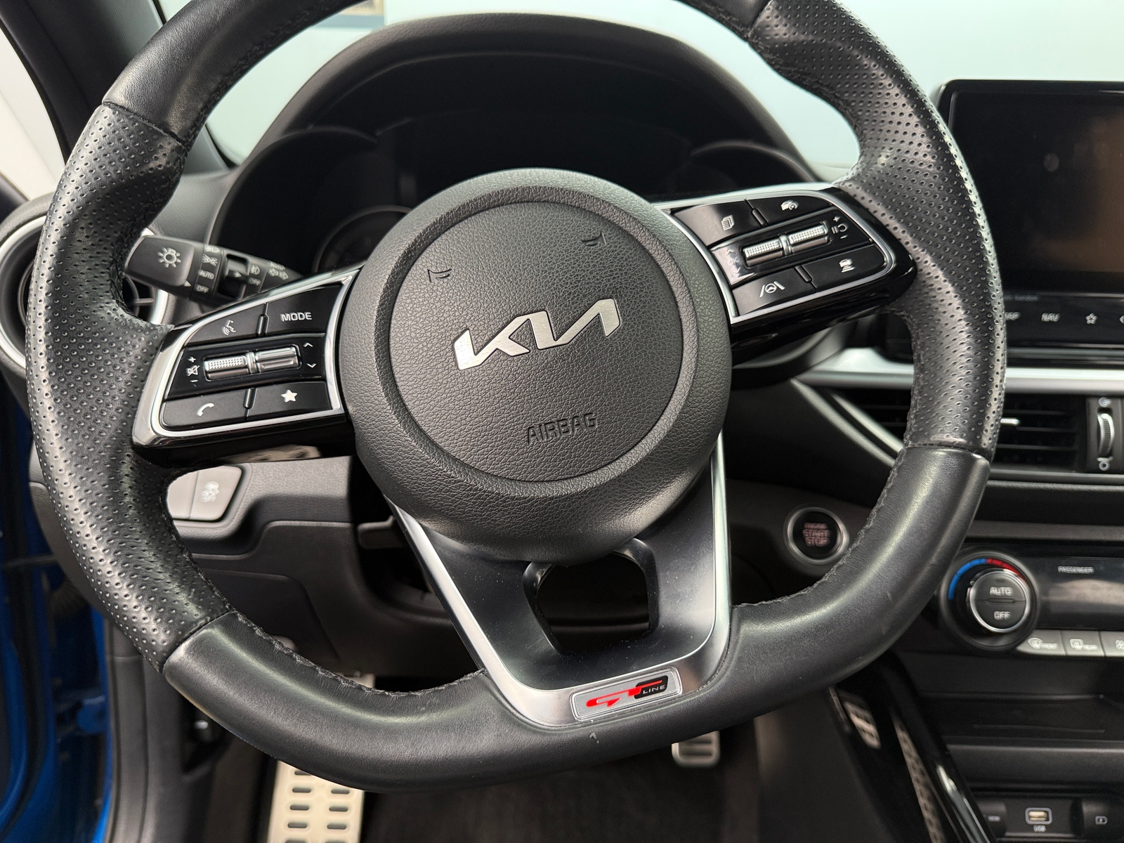 Thumbnail: 2022 Kia Forte - 4