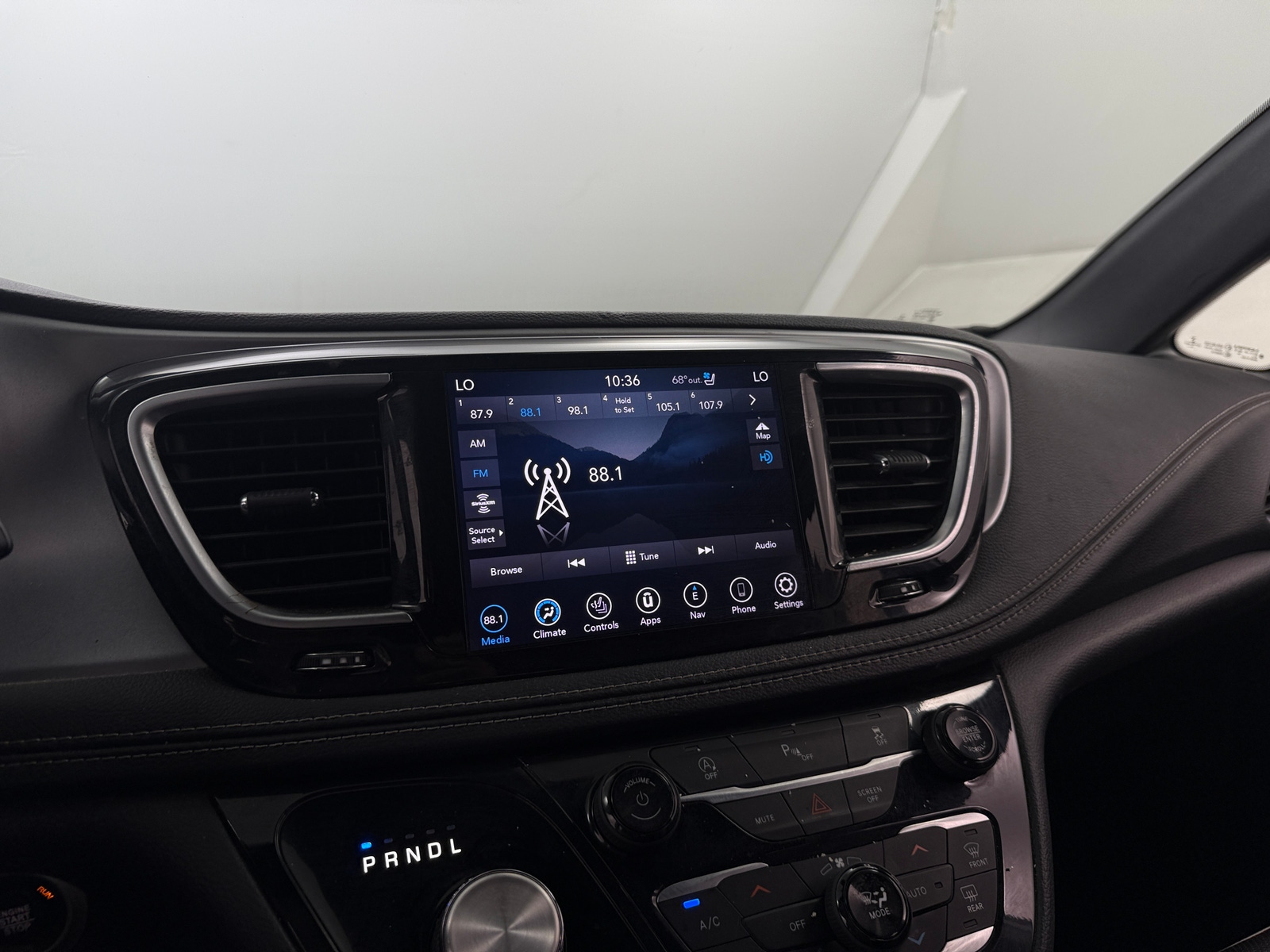 Thumbnail: 2020 Chrysler Pacifica - 3