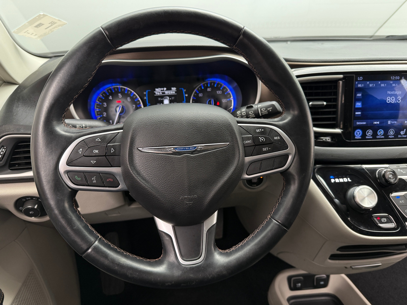 Thumbnail: 2017 Chrysler Pacifica - 4