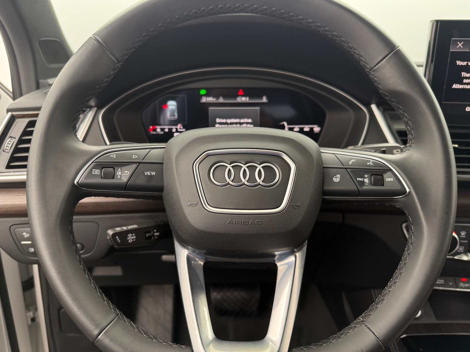Thumbnail: 2023 Audi Q5 - 4