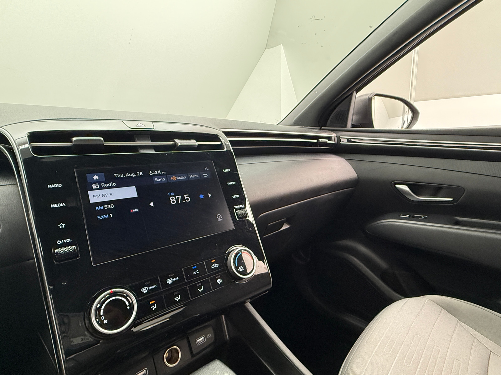 Thumbnail: 2023 Hyundai Santa Cruz - 4
