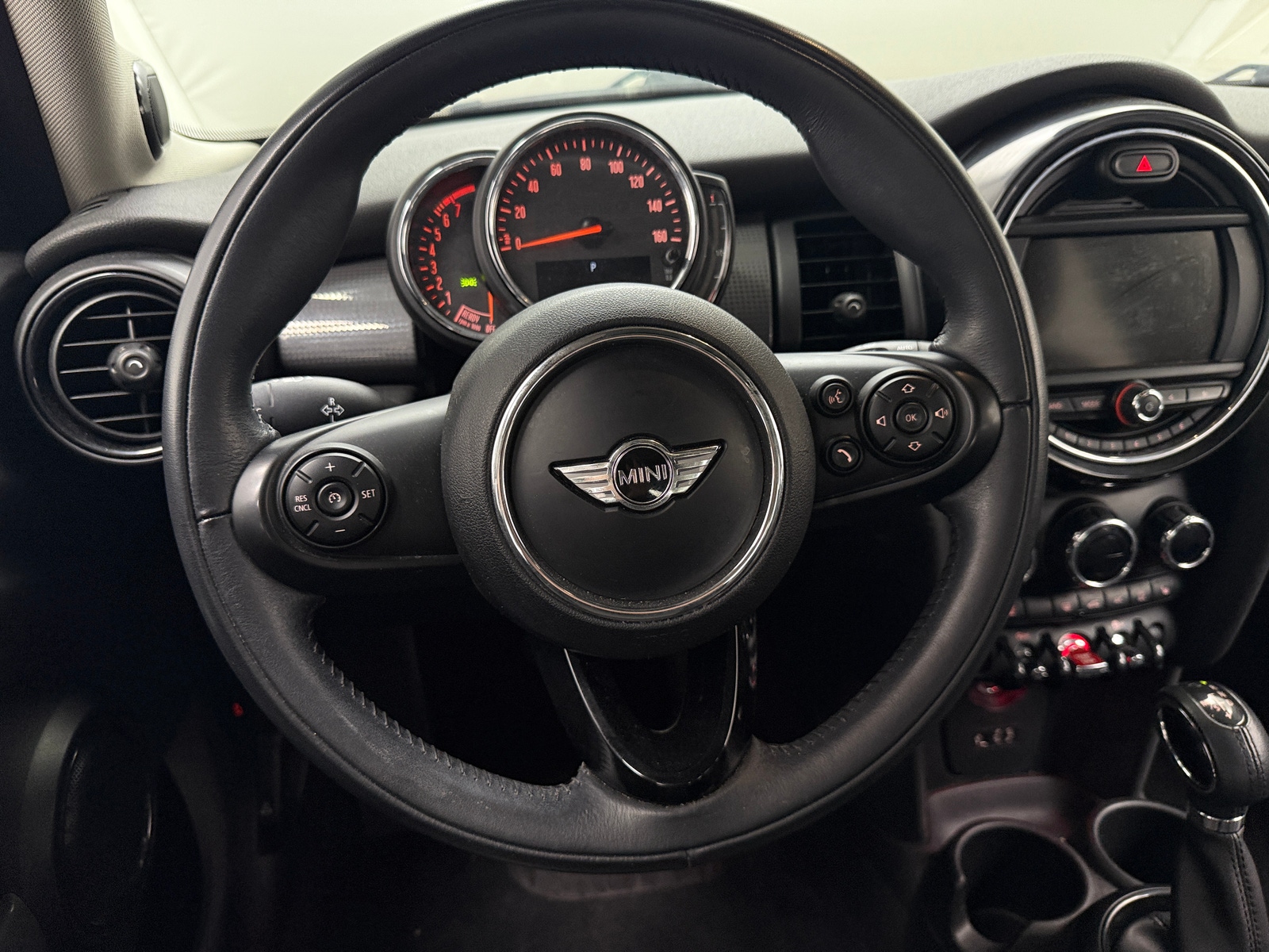 Thumbnail: 2018 MINI Cooper Hardtop - 4