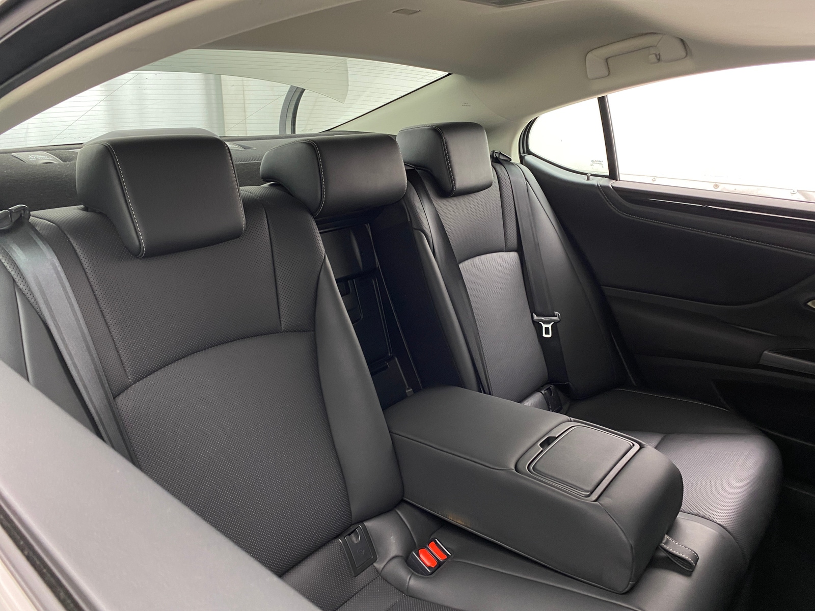 Thumbnail: 2019 Lexus ES - 6