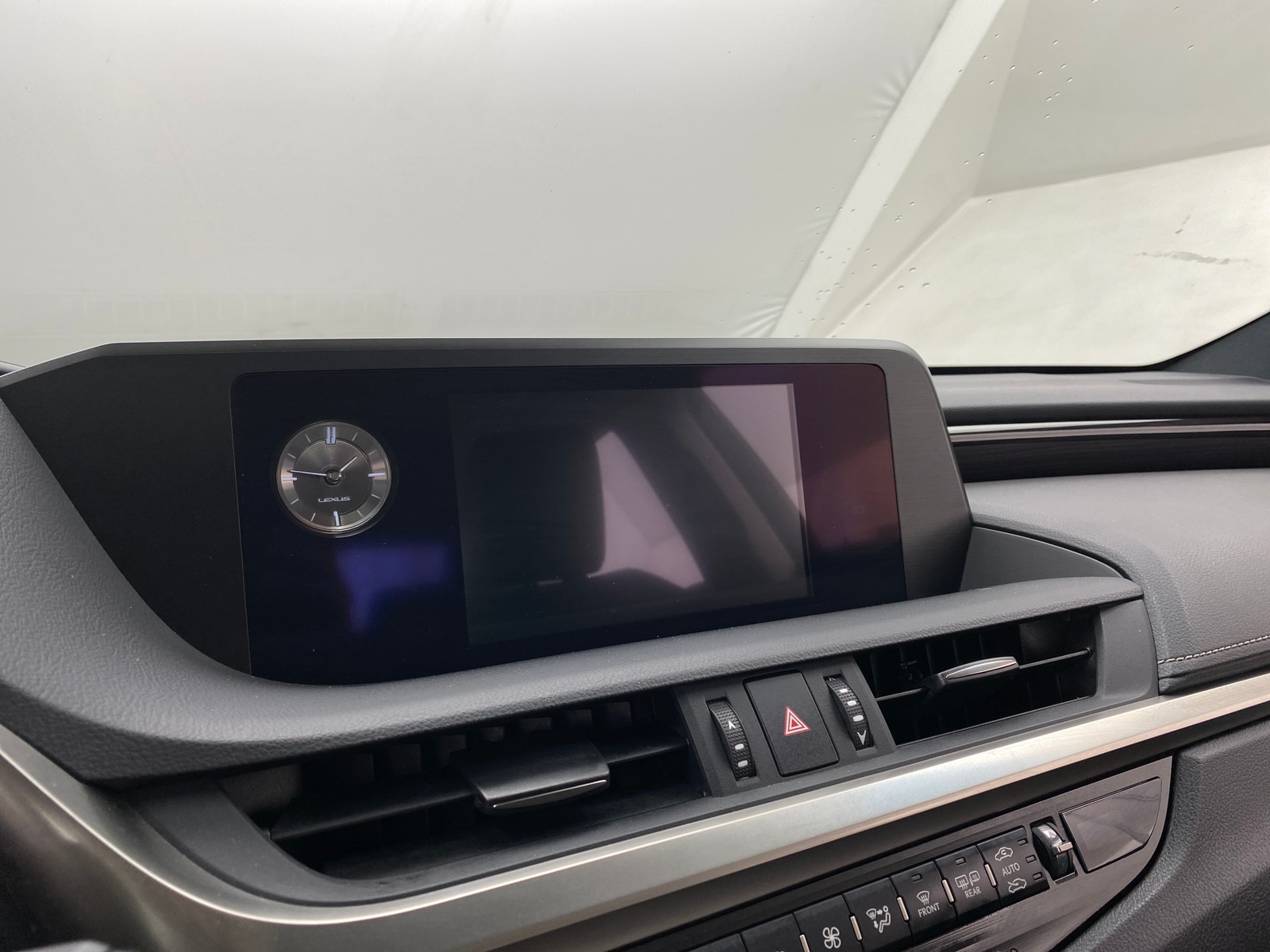 Thumbnail: 2019 Lexus ES - 4