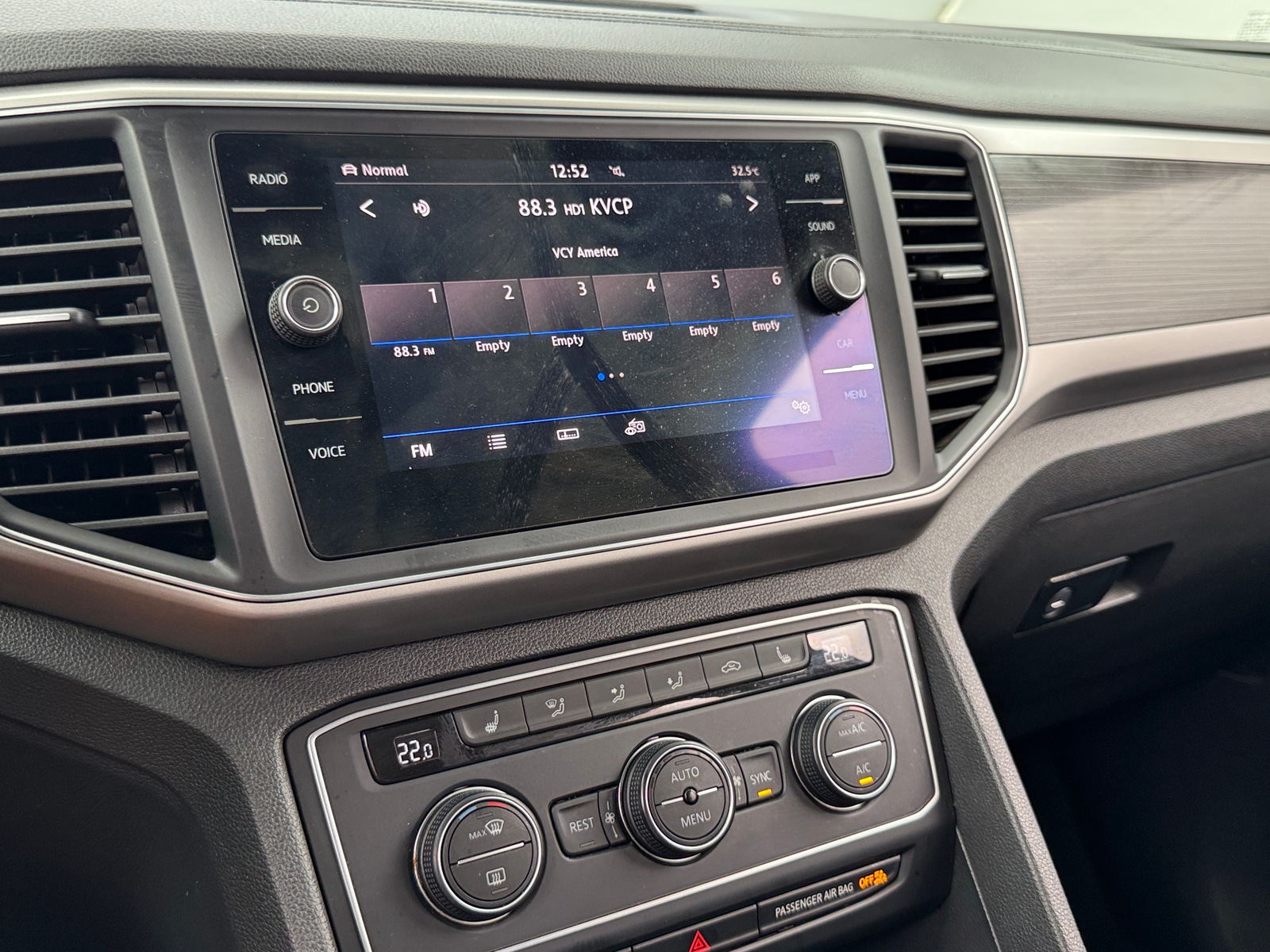 Thumbnail: 2019 Volkswagen Atlas - 3