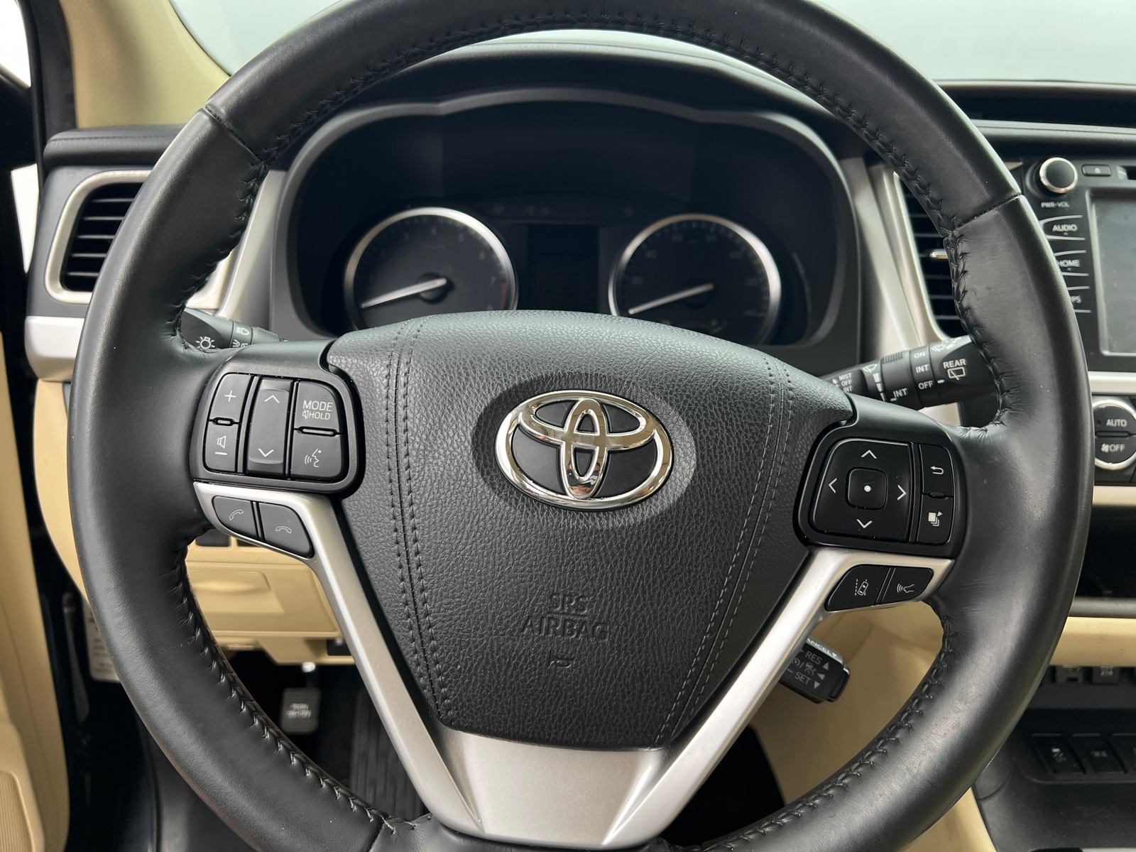 Thumbnail: 2019 Toyota Highlander - 4