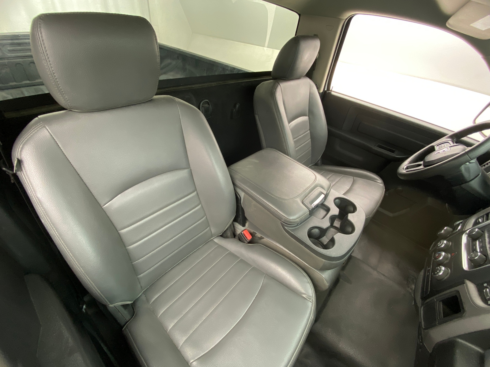 Thumbnail: 2019 RAM 1500 Classic - 2