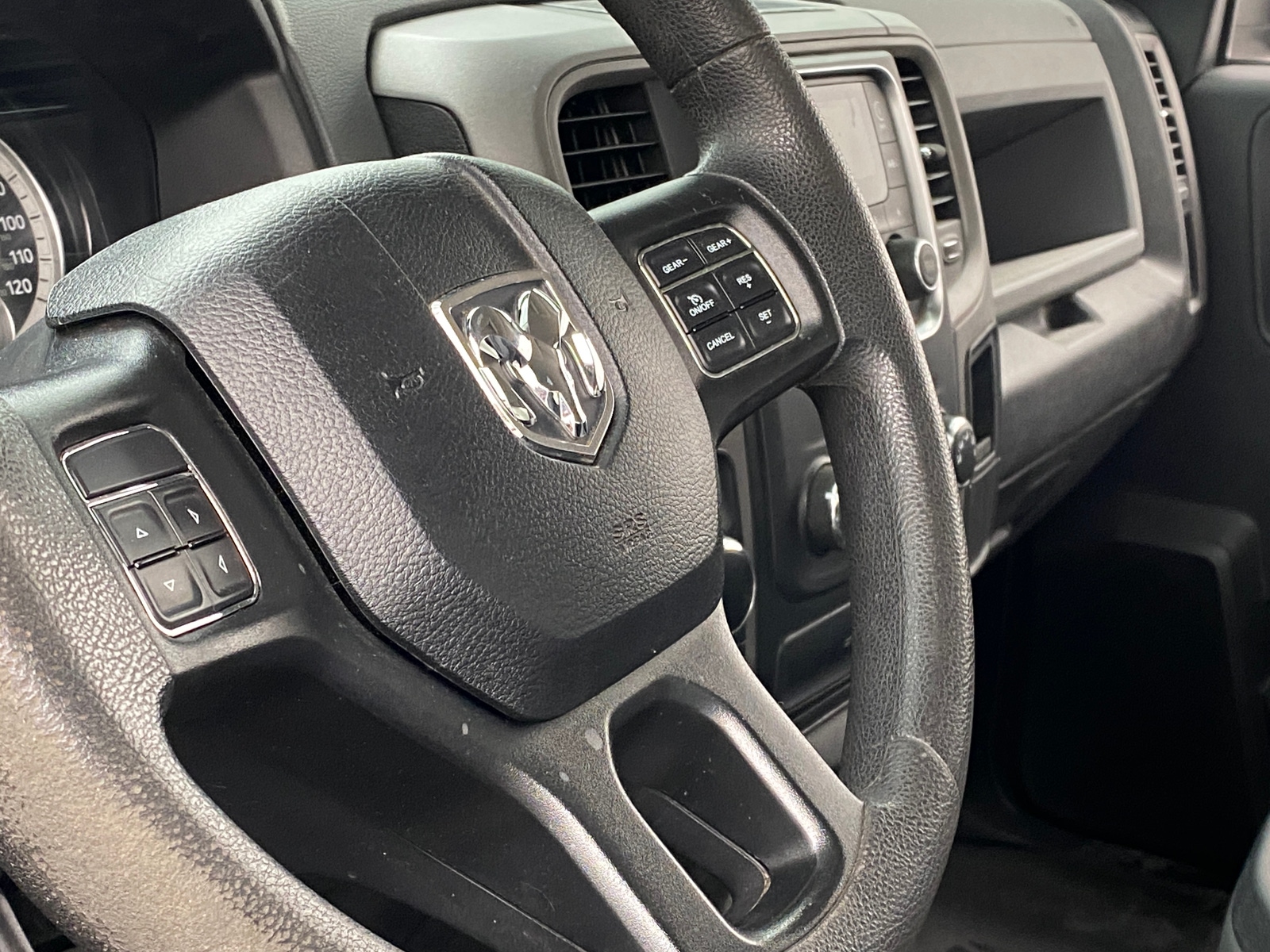 Thumbnail: 2019 RAM 1500 Classic - 5